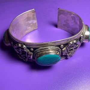 Metal and stone bracelet